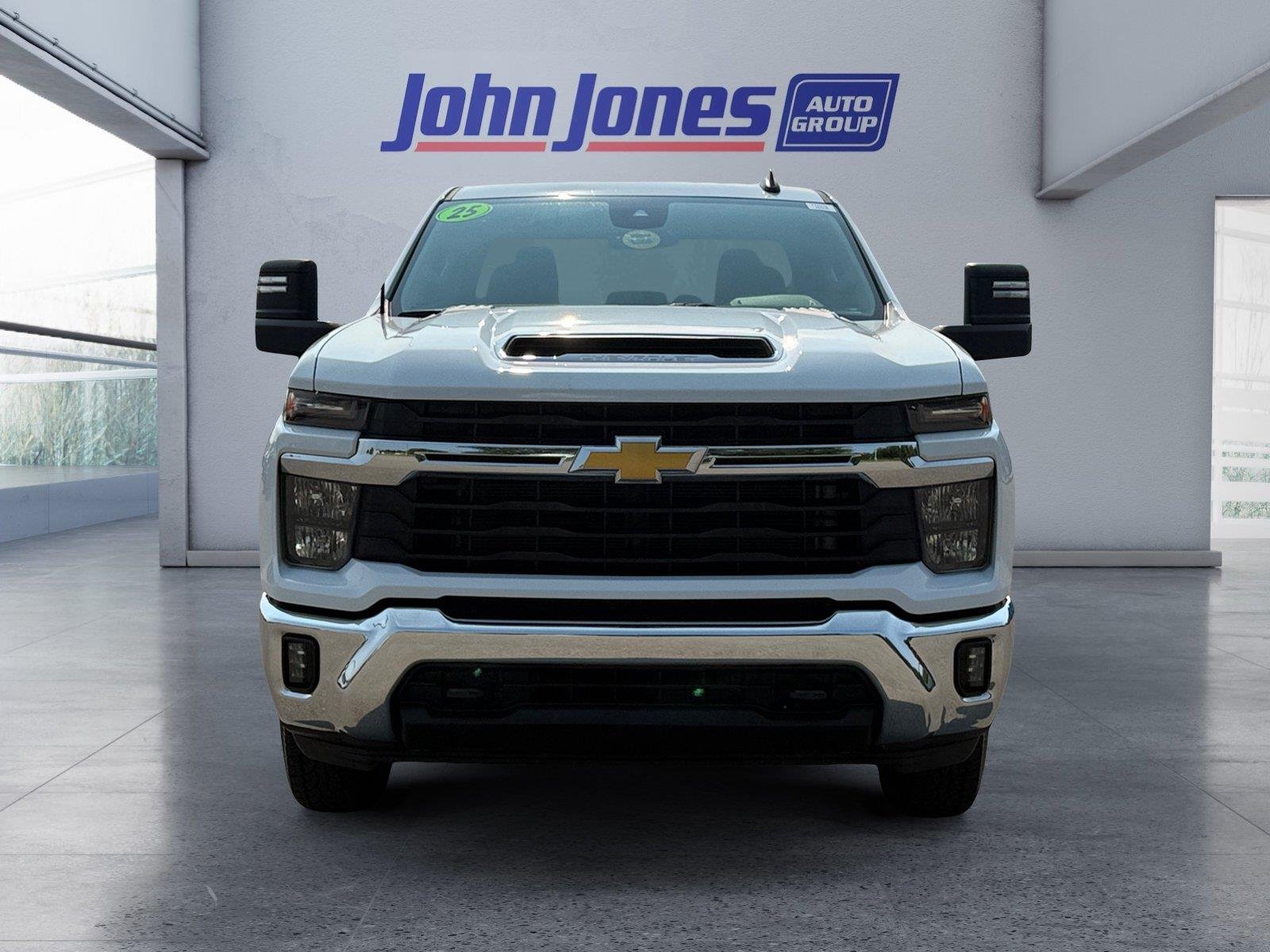 Used 2025 Summit White Chevrolet LT image 8