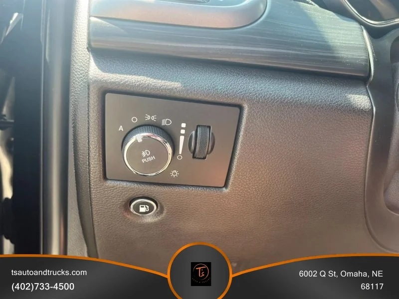 Used 2019 Black Jeep Upland Sport Utility 4D image 23