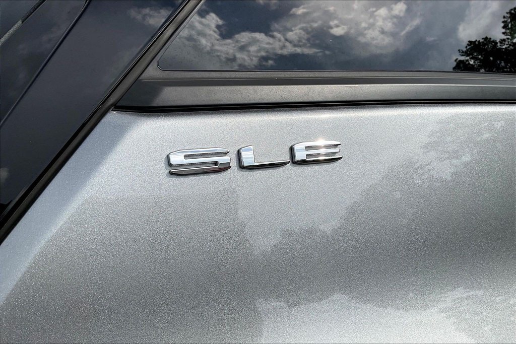 Used 2024 Silver GMC SLE image 27