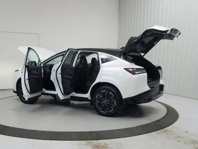 New 2026 White Nissan Platinum image 13