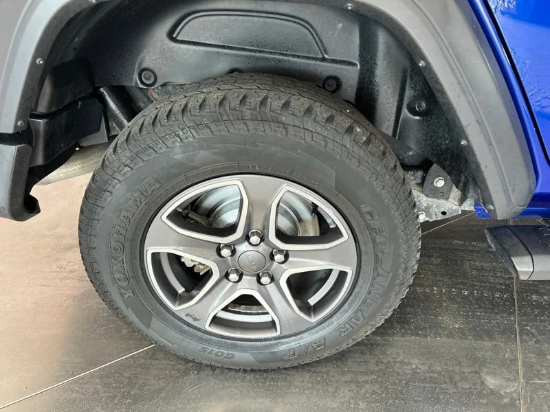 Used 2019 Blue Jeep Unlimited Sport S image 9