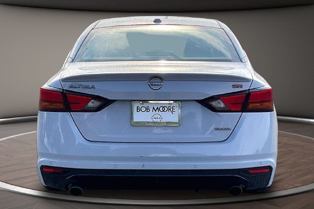 Used 2024 Gray Nissan 2.0 SR image 4
