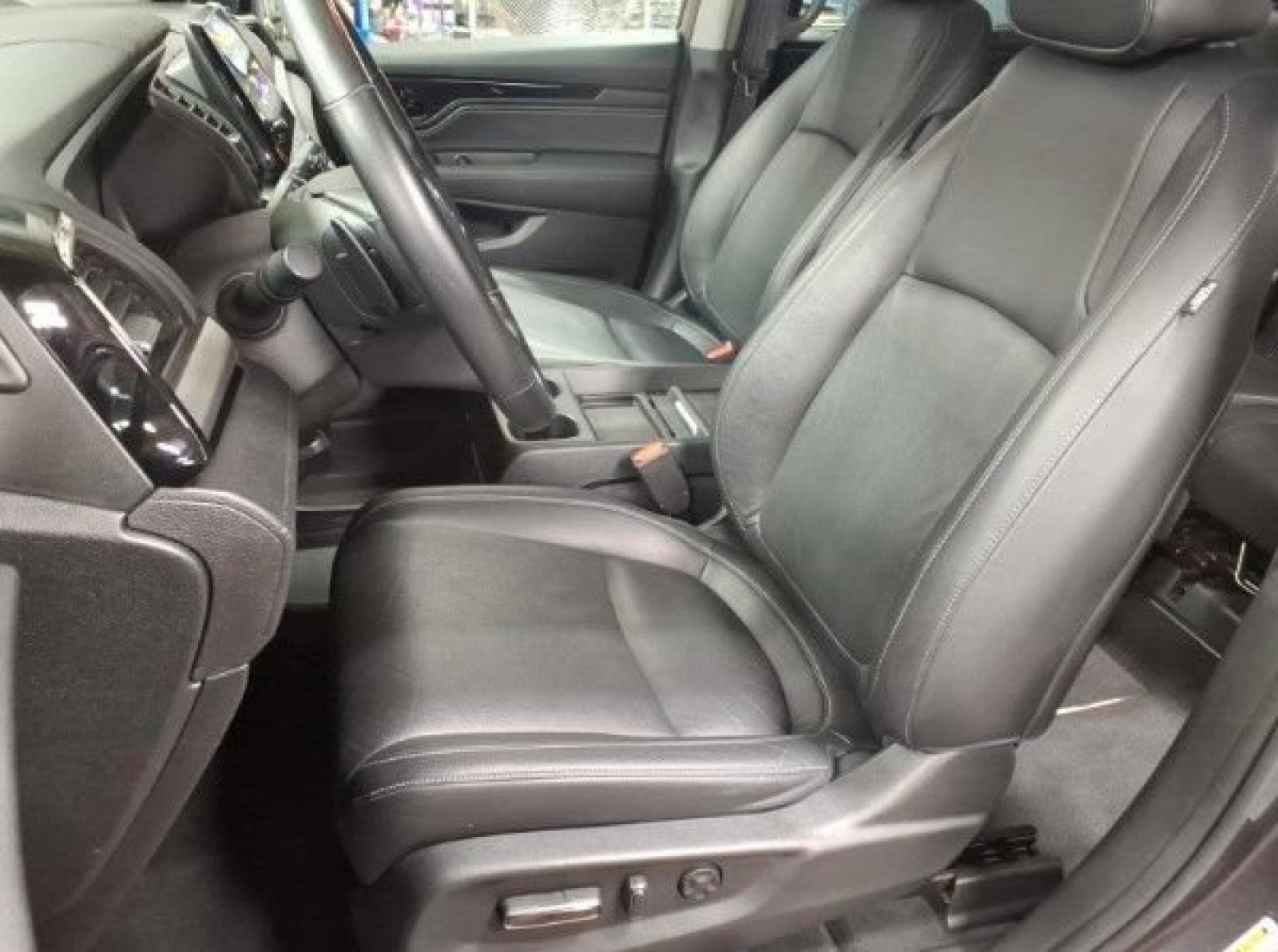 Certified Used 2023 Modern Steel Metallic Honda Touring image 12