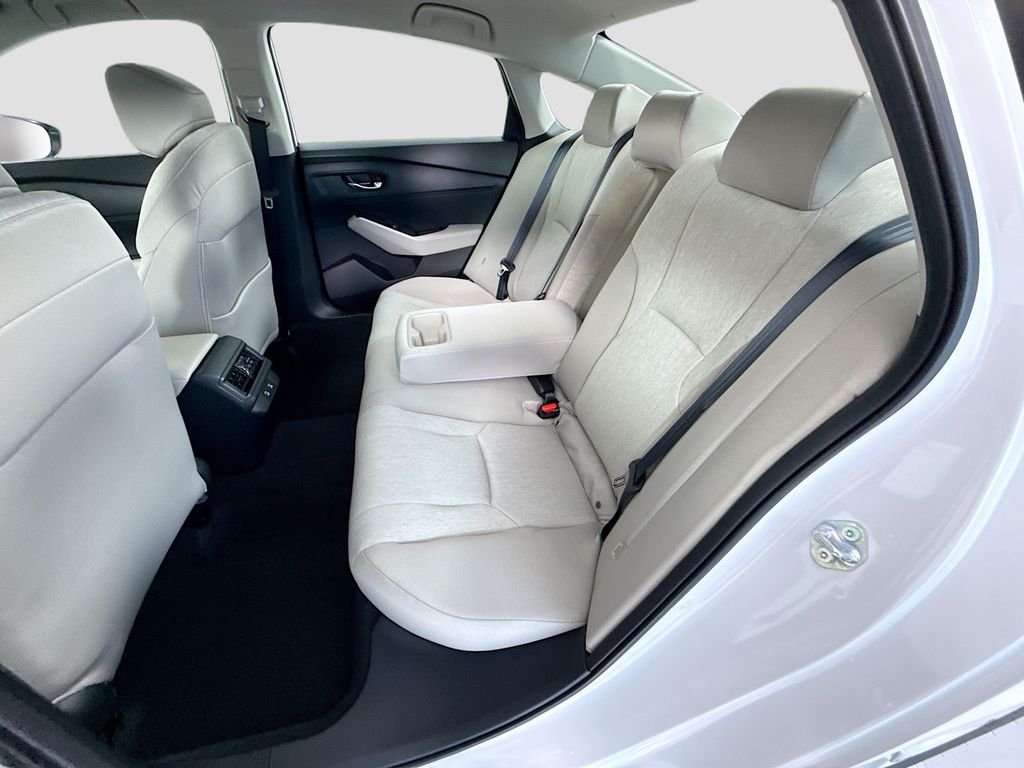 New 2026 Platinum White Pearl Honda LX image 22