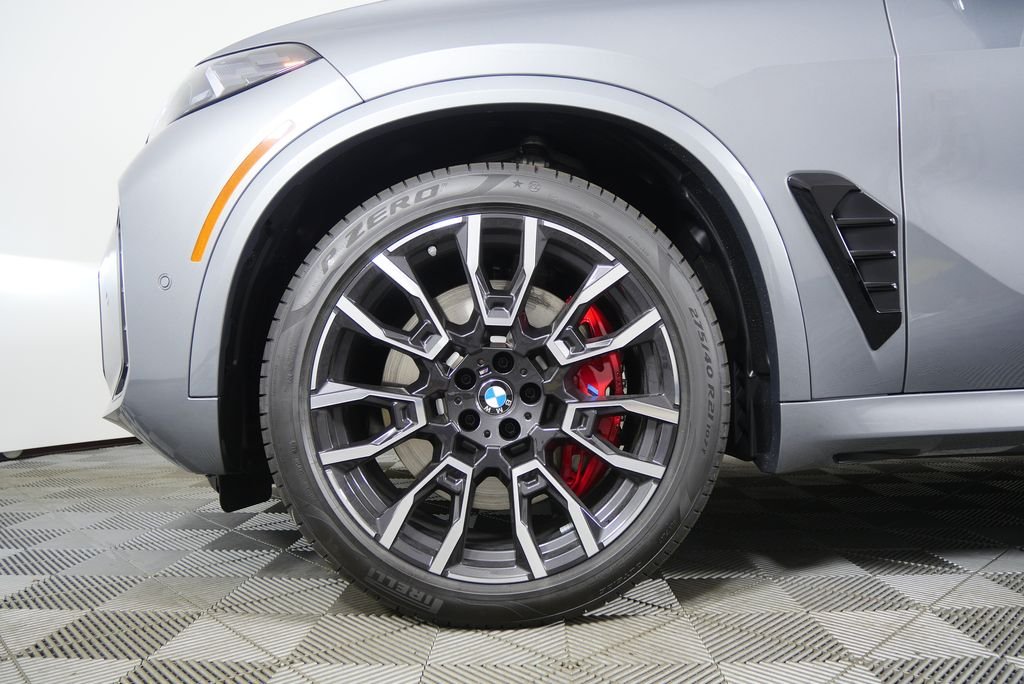 Used 2026 Skyscraper Grey Metallic BMW M60i image 7