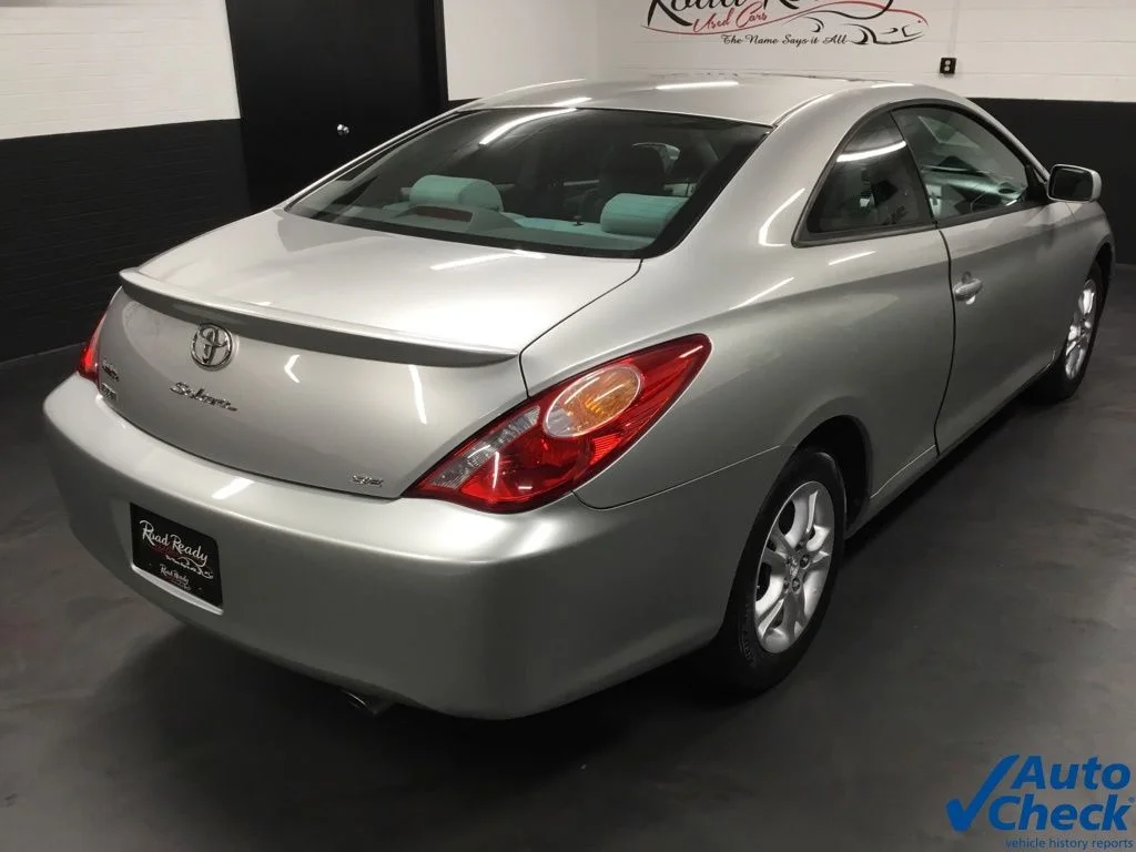 Used 2006 Beige Toyota SE image 11