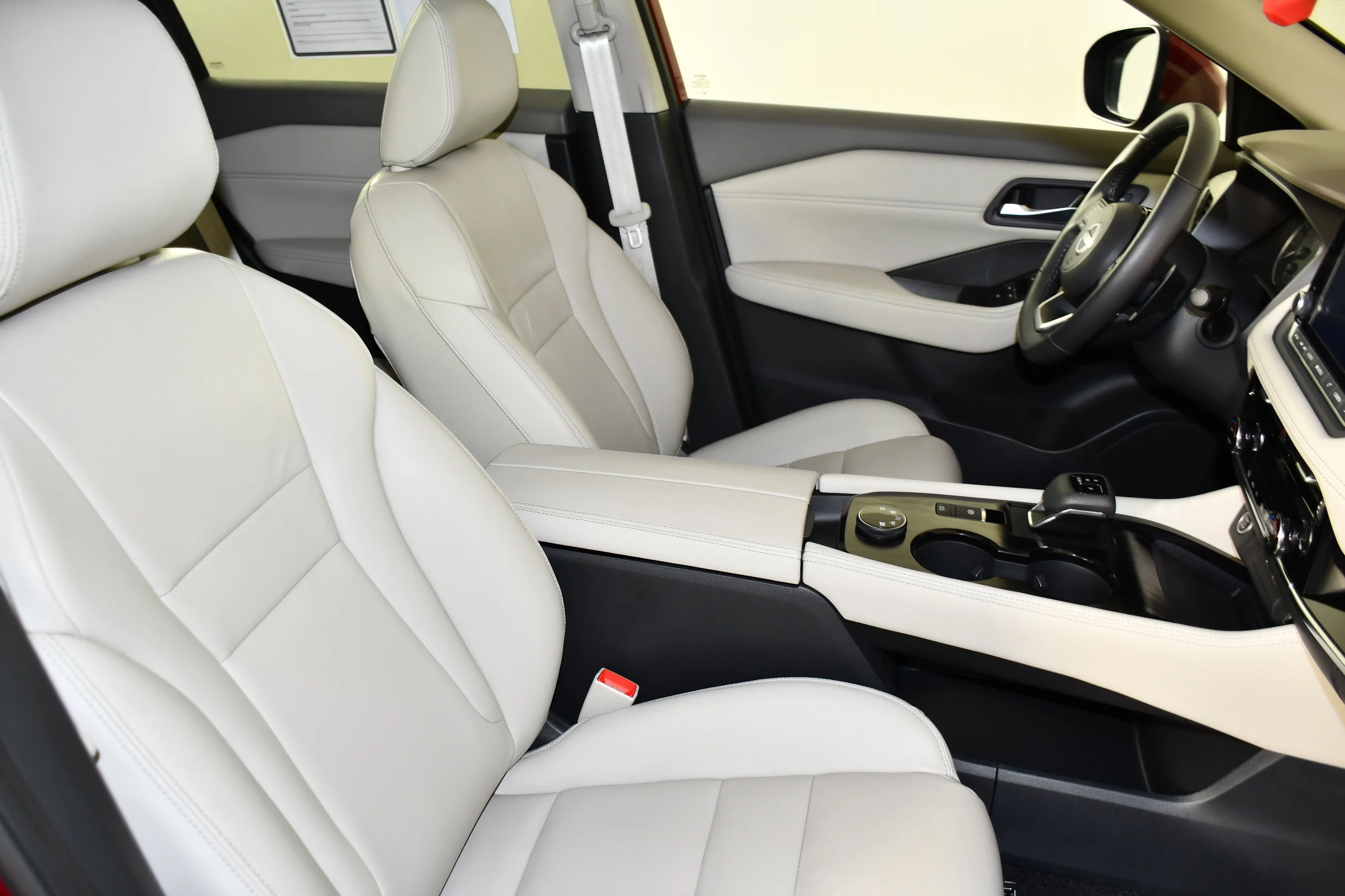 Used 2023 Scarlet Ember Tintcoat Nissan SL image 44