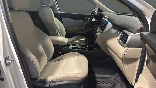 Used 2016 Snow White Pearl Kia LX image 24