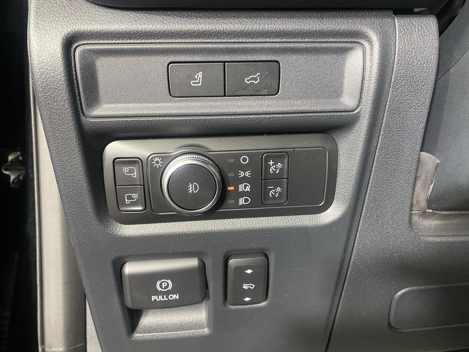 Used 2022 Agate Black Ford Platinum image 24