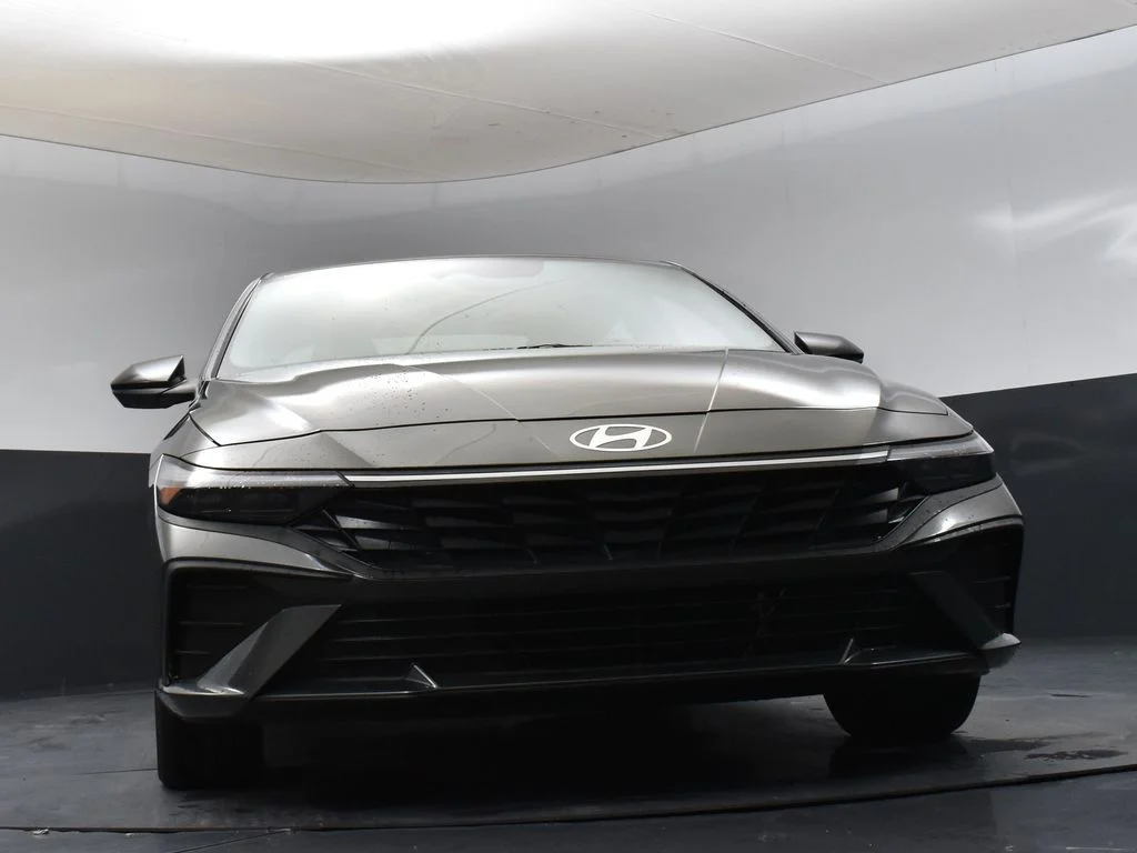 Certified Used 2025 Gray Hyundai SEL Sport image 9