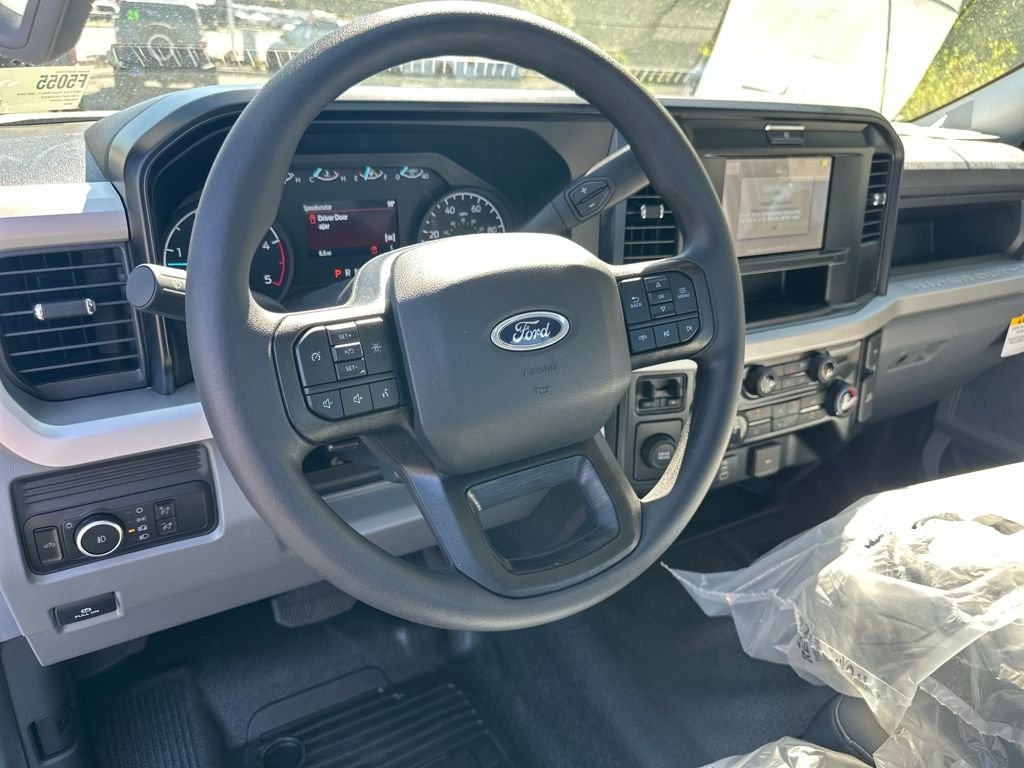 New 2025 Oxford White Ford XL image 25