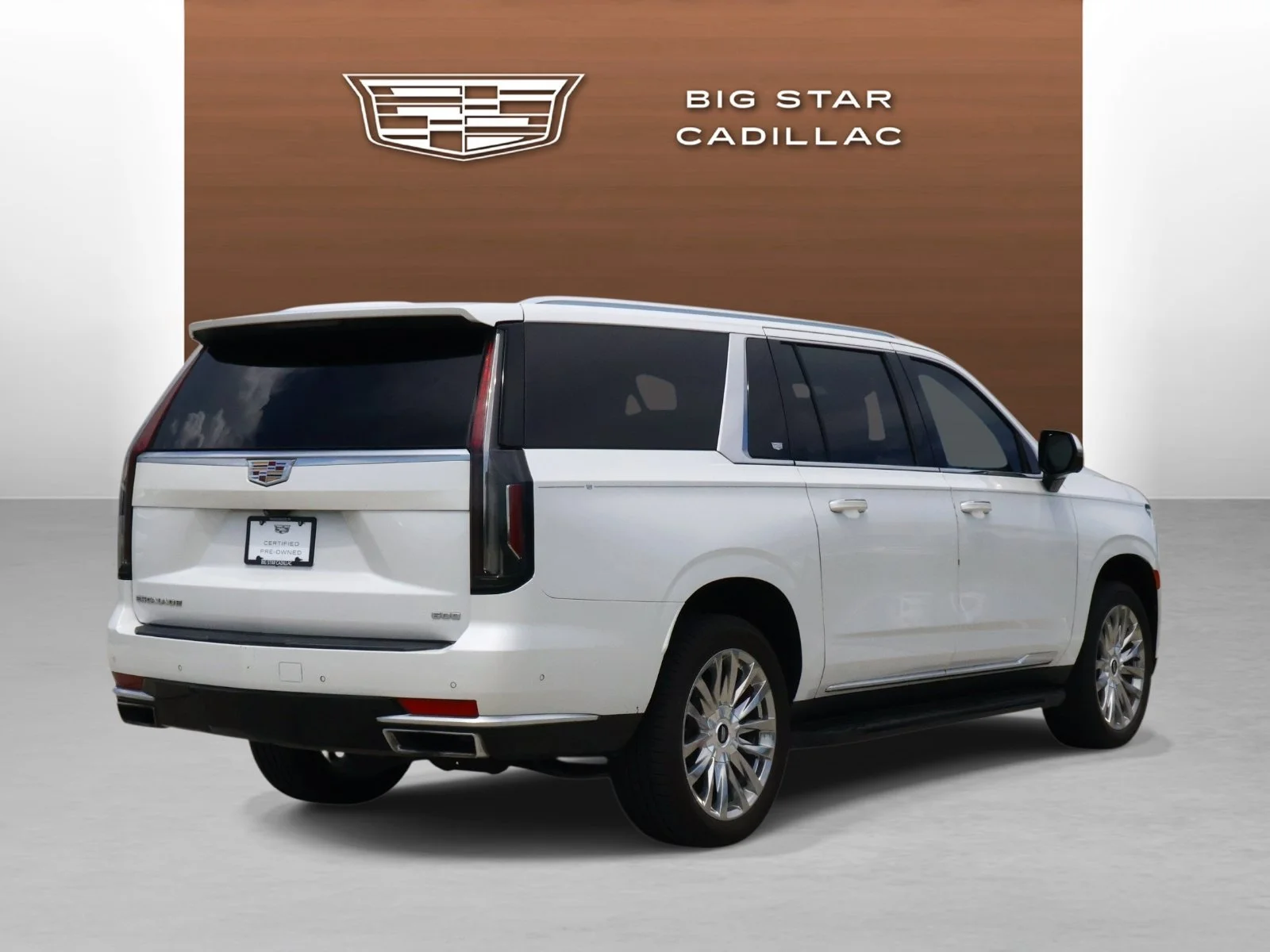 Used 2021 CRYSTAL WHITE TRICOAT Cadillac Premium Luxury image 4