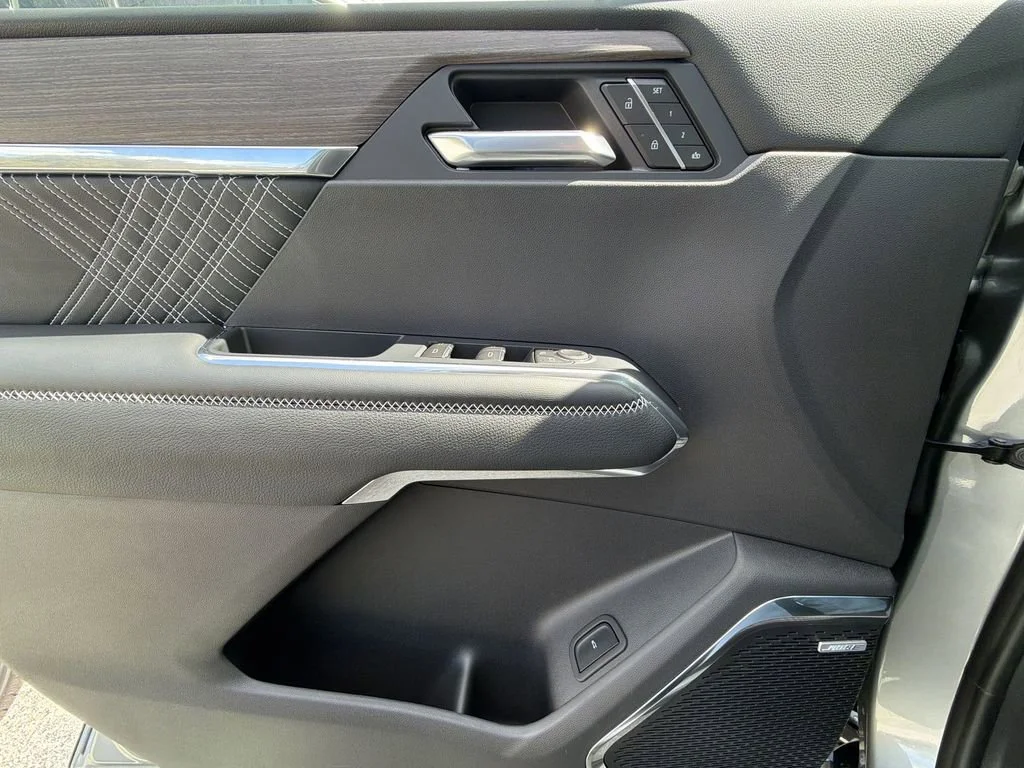 2026 GMC Acadia Denali - Photo 28