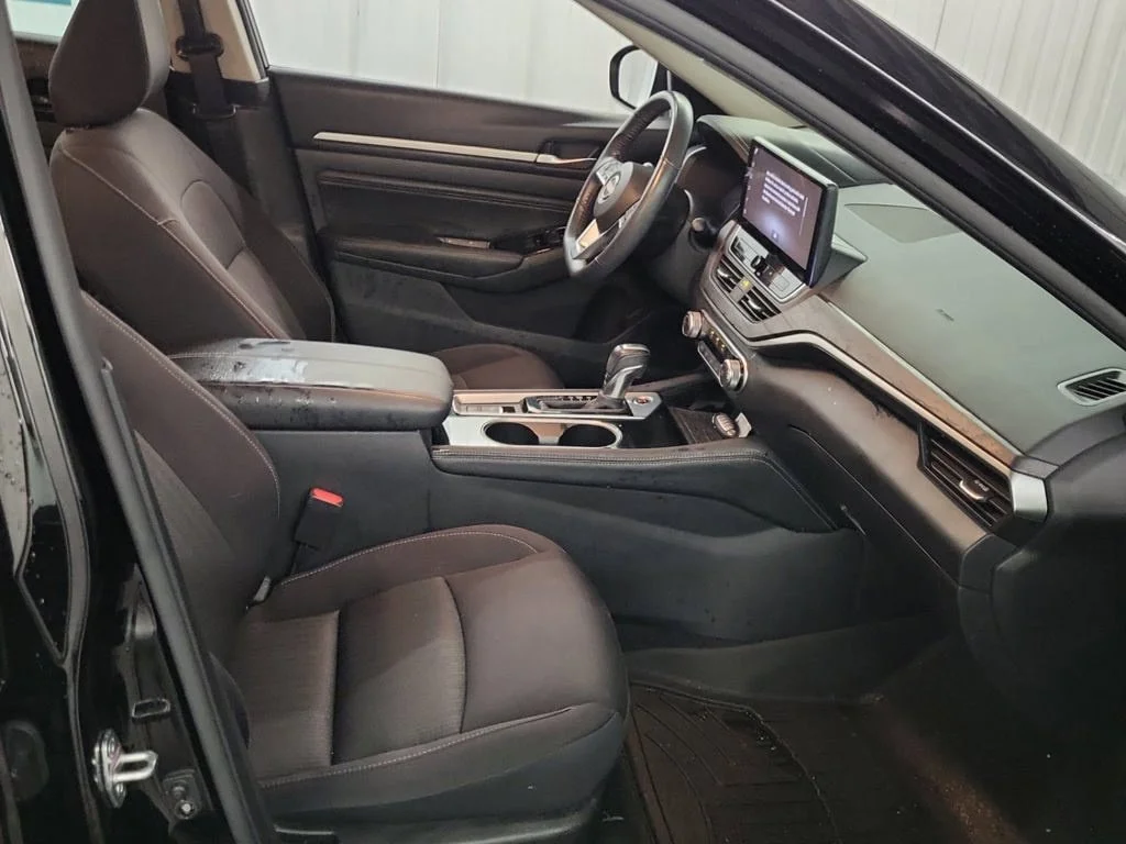 Used 2023 Black Nissan 2.5 SV image 3