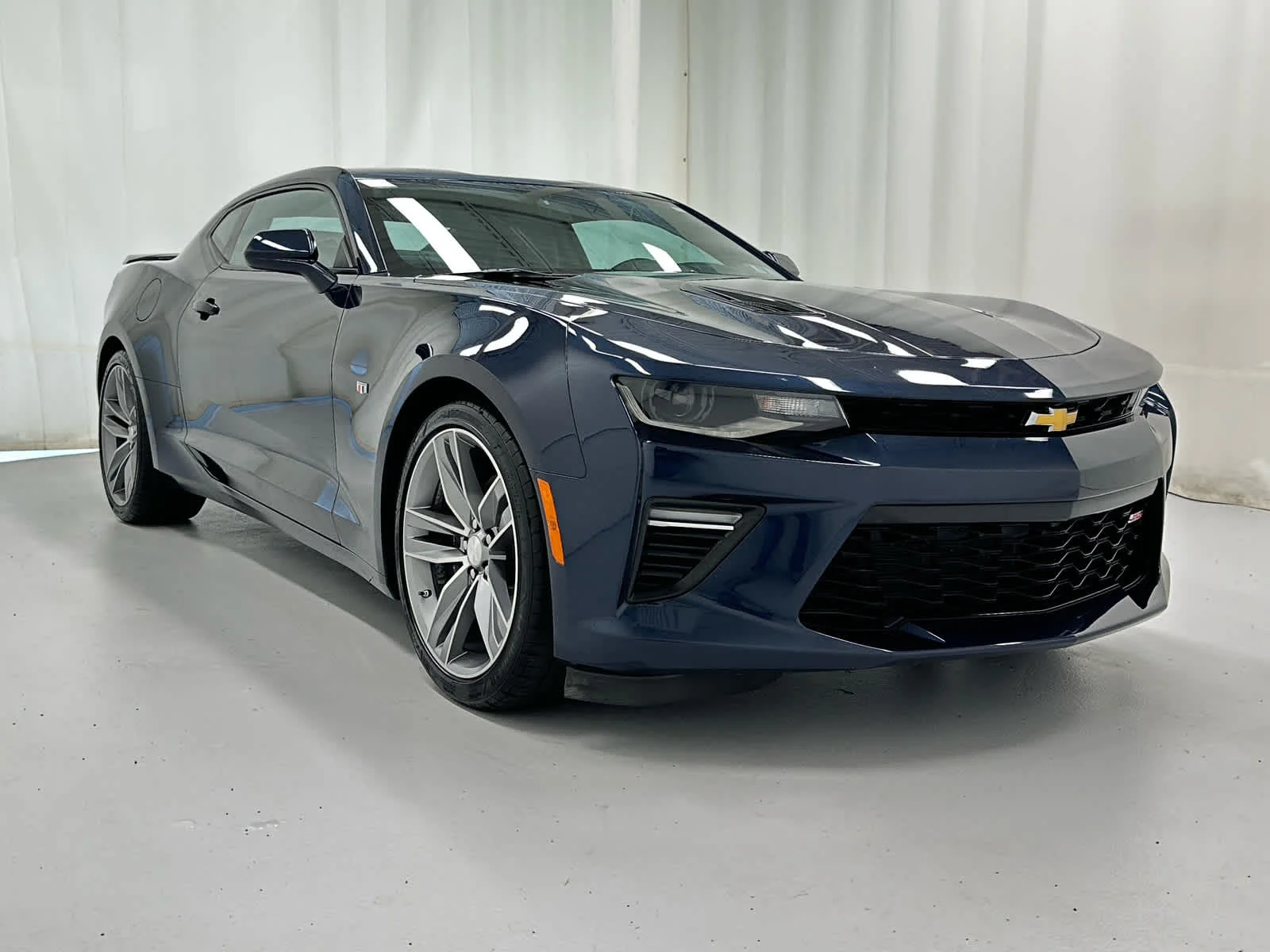 Used 2016 Blue Velvet Metallic Chevrolet 2SS image 2