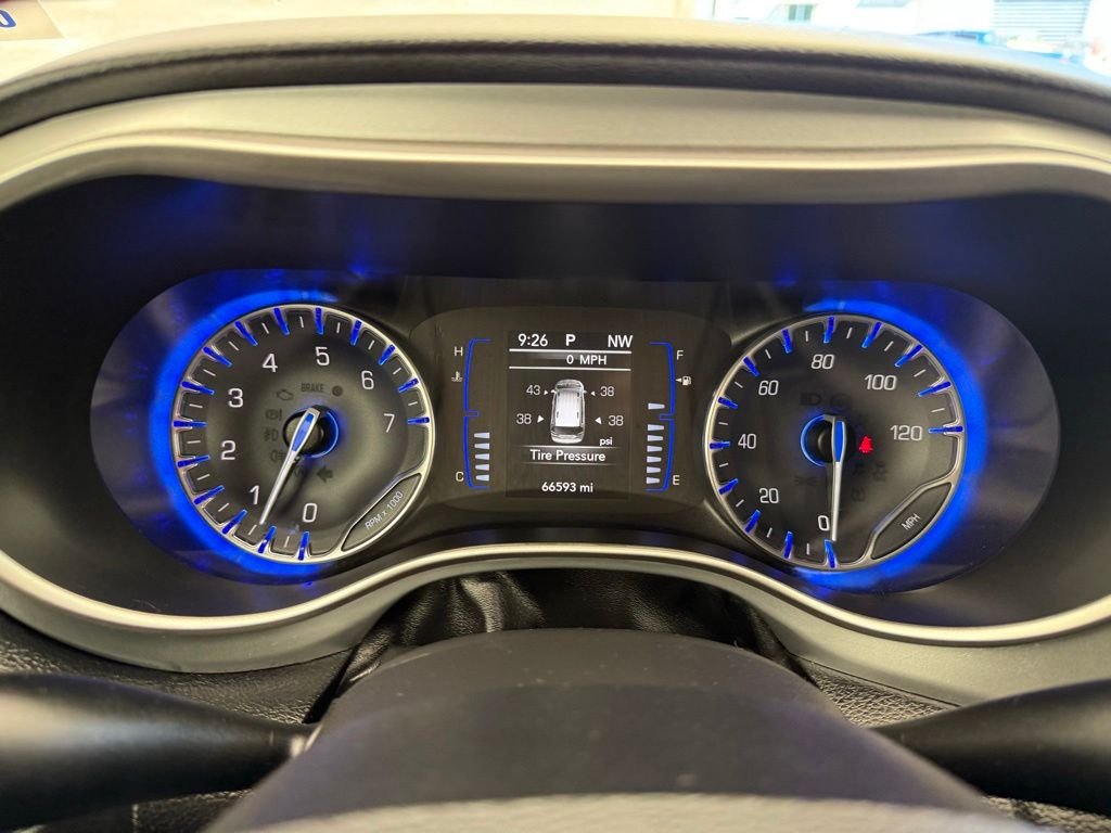 Used 2020 Brilliant Black Crystal Pearlcoat Chrysler Touring image 35