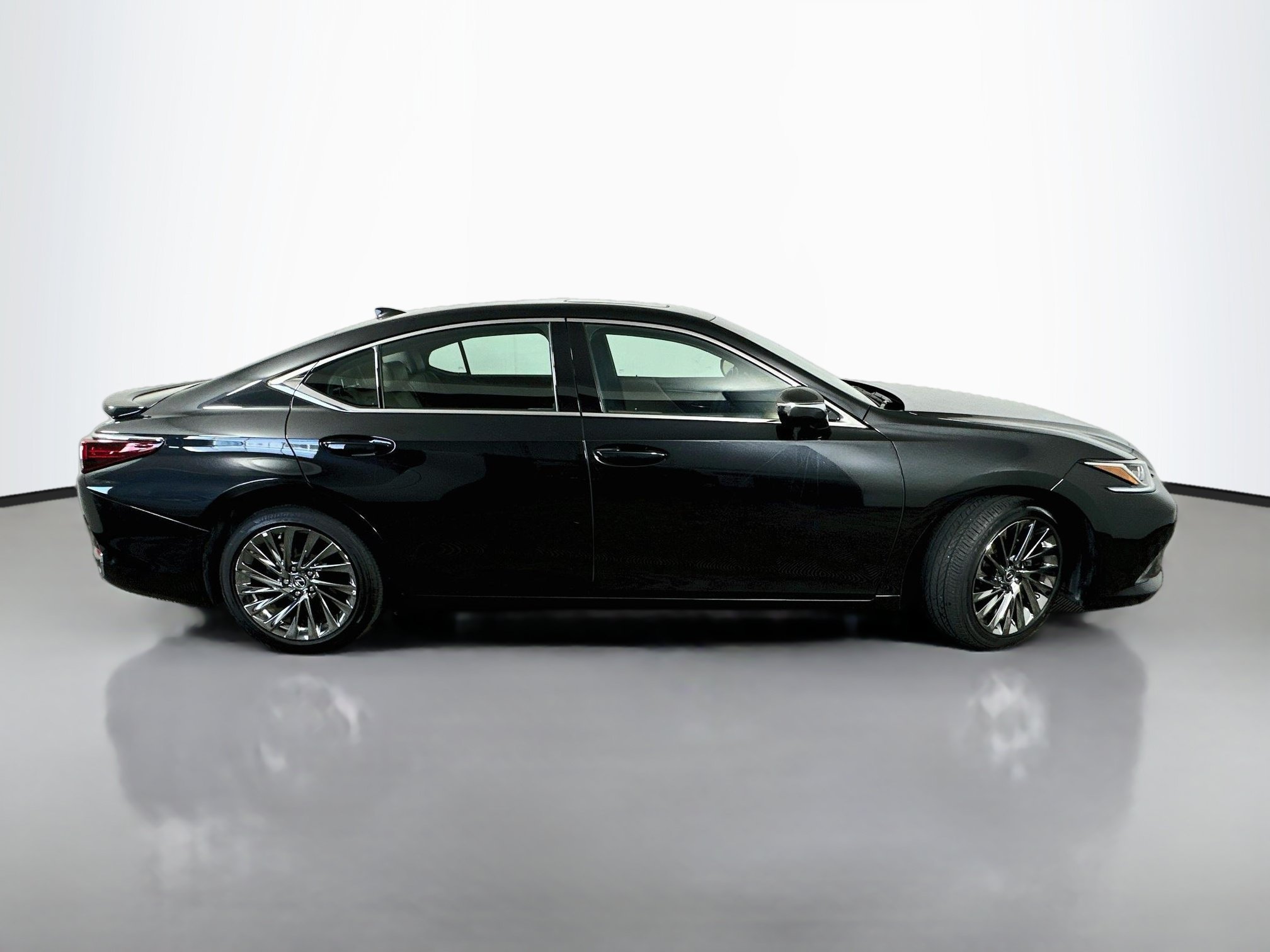 Used 2025 Caviar Lexus ES 300h Luxury image 8