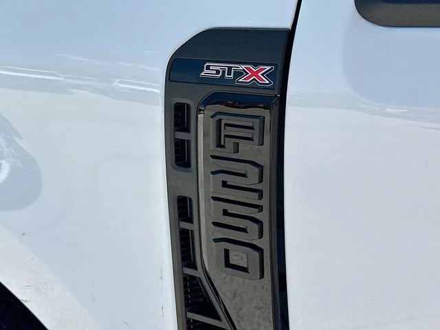 New 2026 Oxford White Ford XL image 17