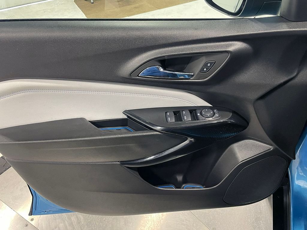 Used 2025 Blue Chevrolet LT image 18
