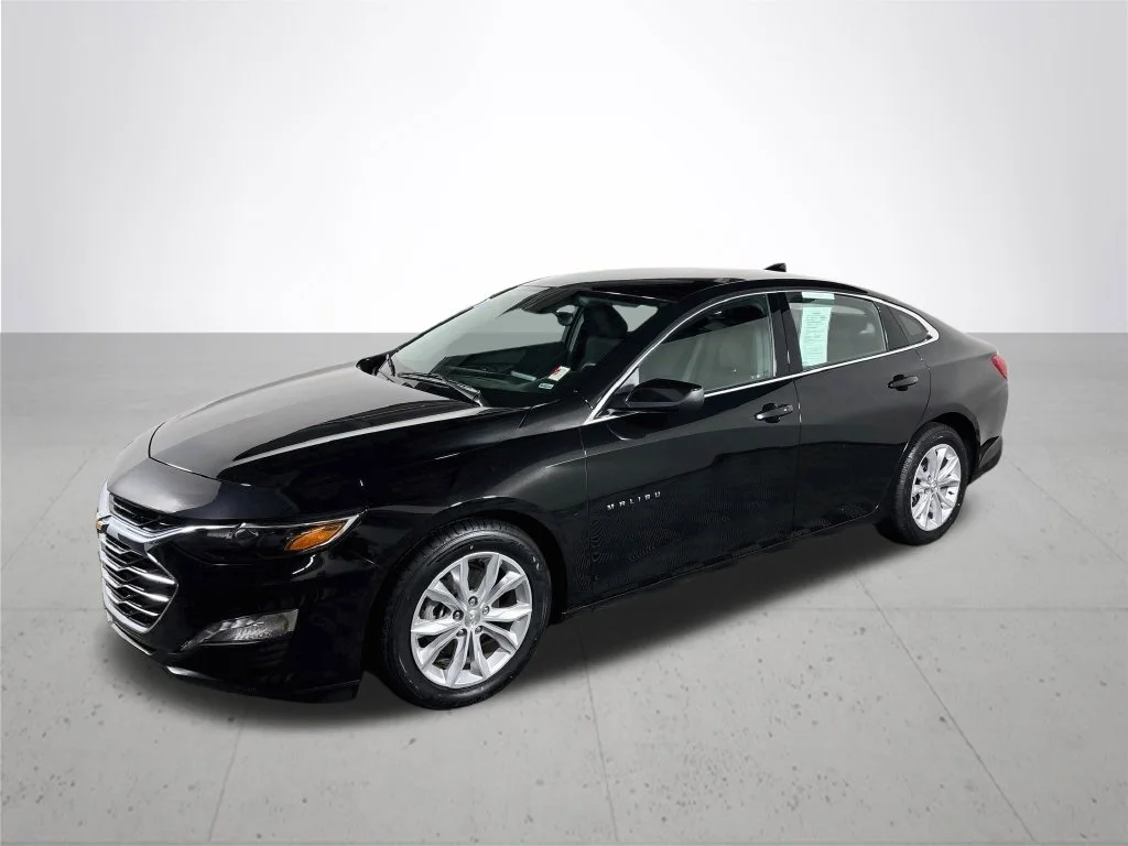 Used 2025 Black Chevrolet LT image 2