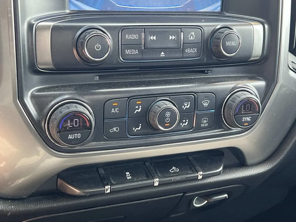 Used 2017 SILVER ICE METALLIC Chevrolet LT image 21