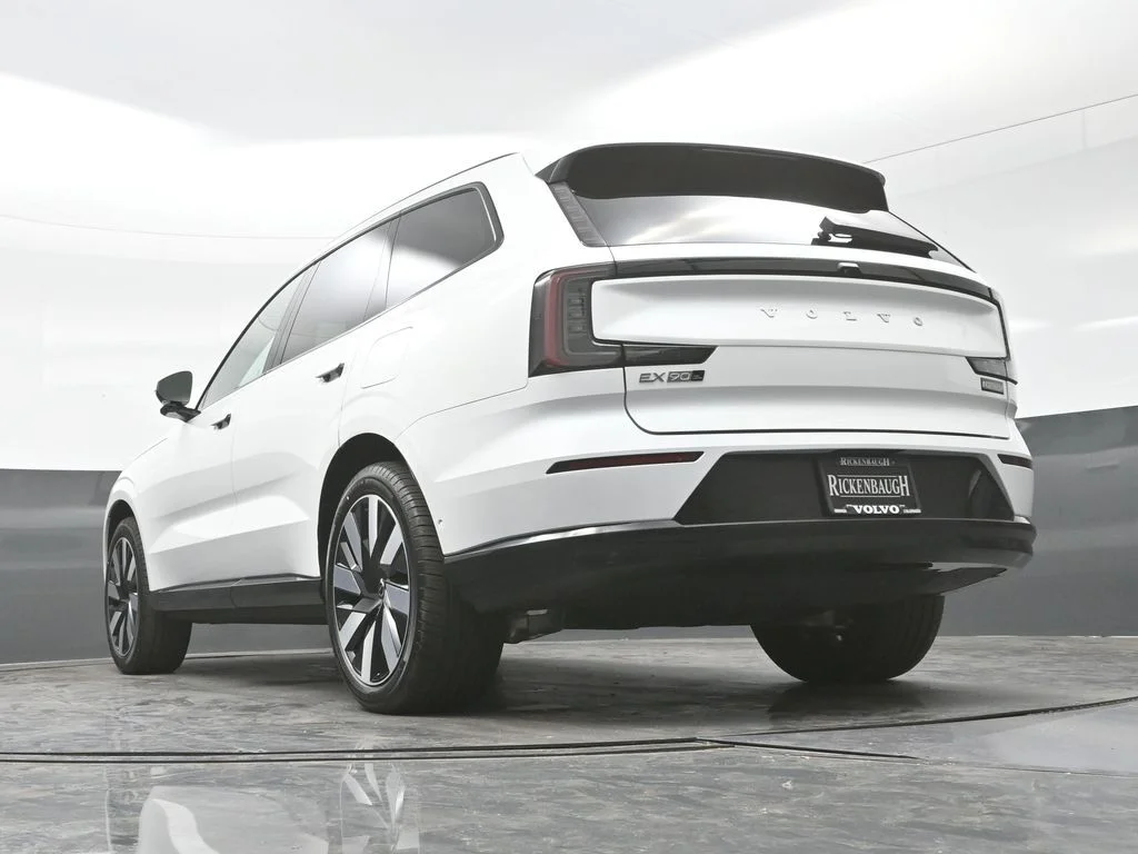 New 2026 Crystal White Volvo Twin Motor Plus image 25