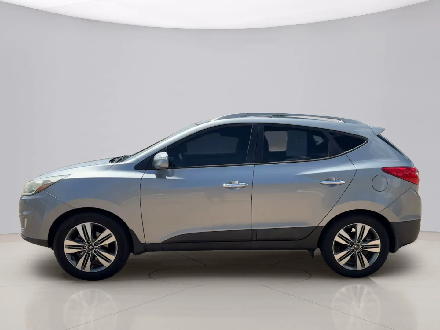 Used 2014 Gray Hyundai GLS image 2