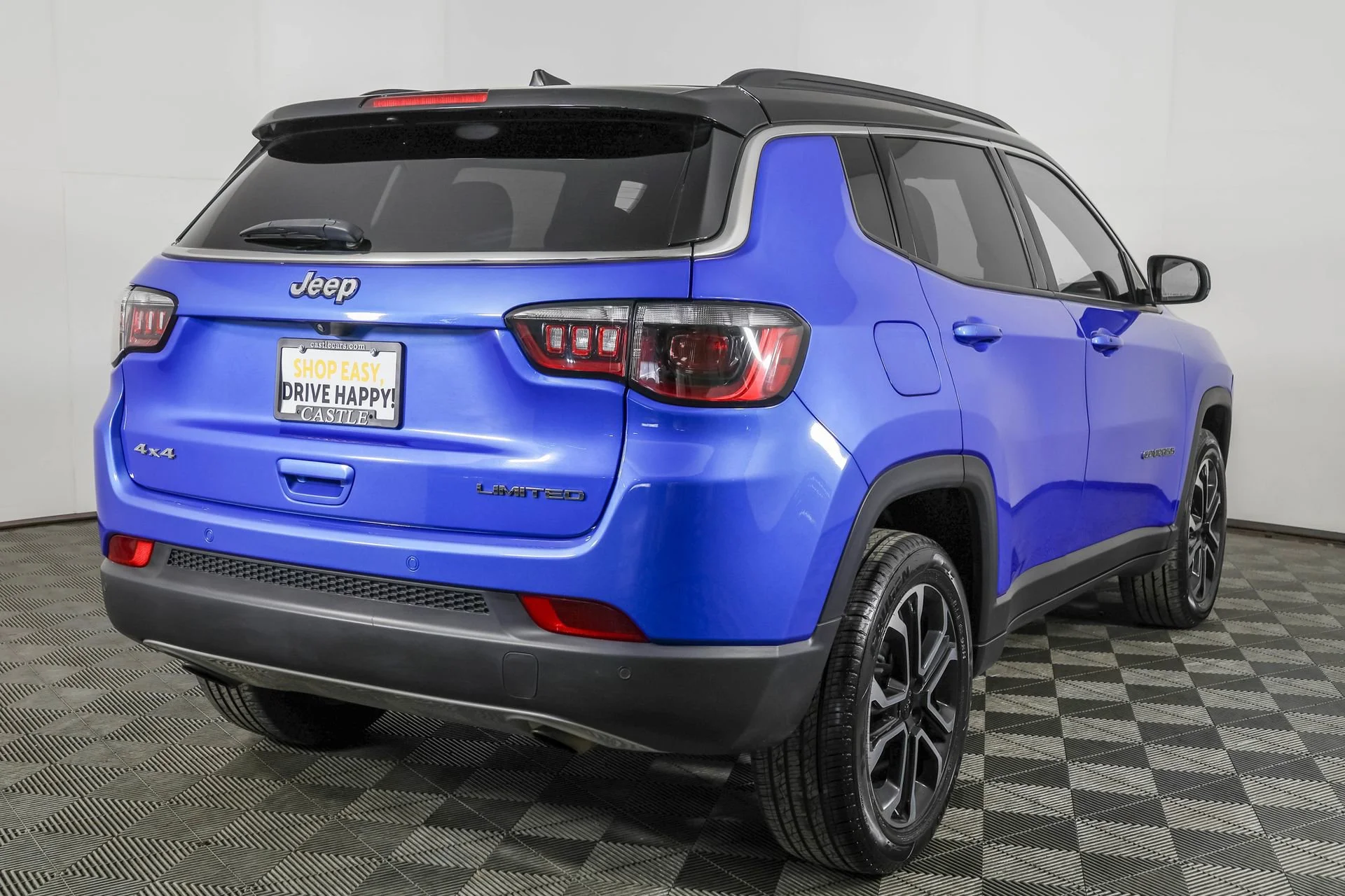 Used 2023 Blue Jeep Limited image 15