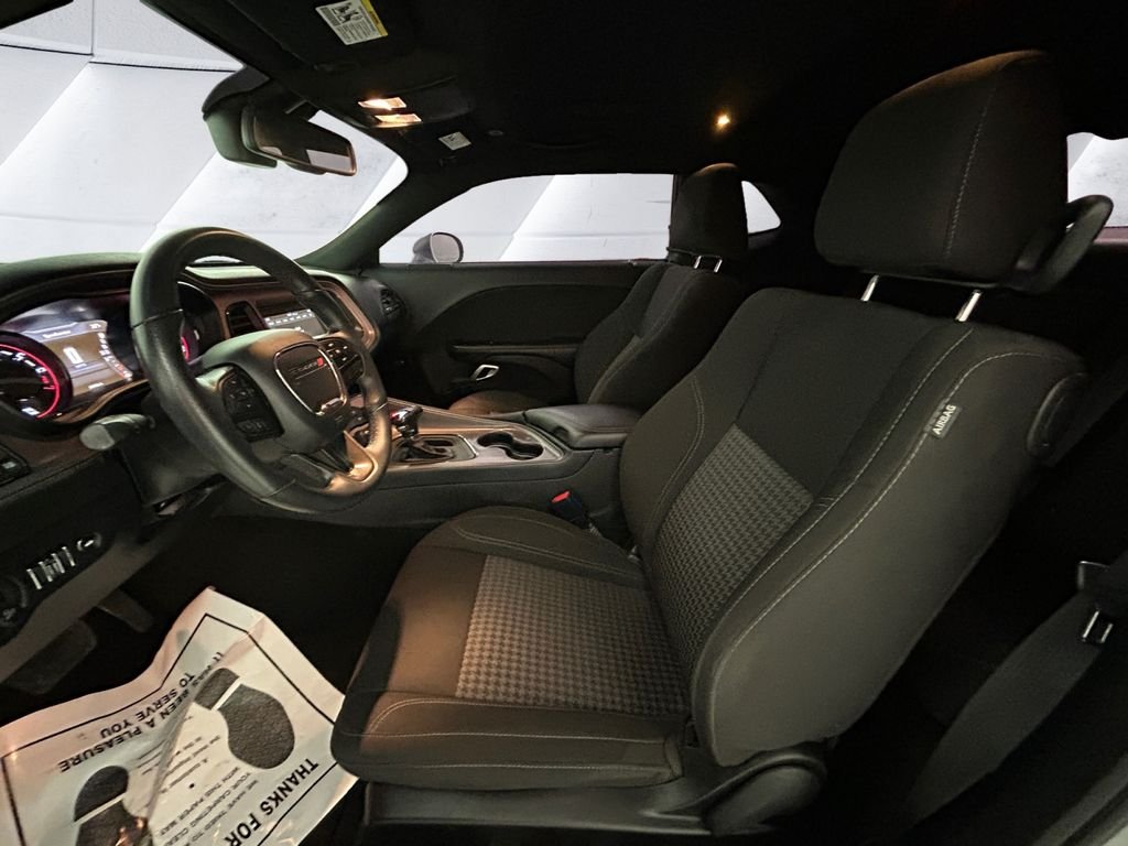 Used 2023 Silver Dodge SXT image 7
