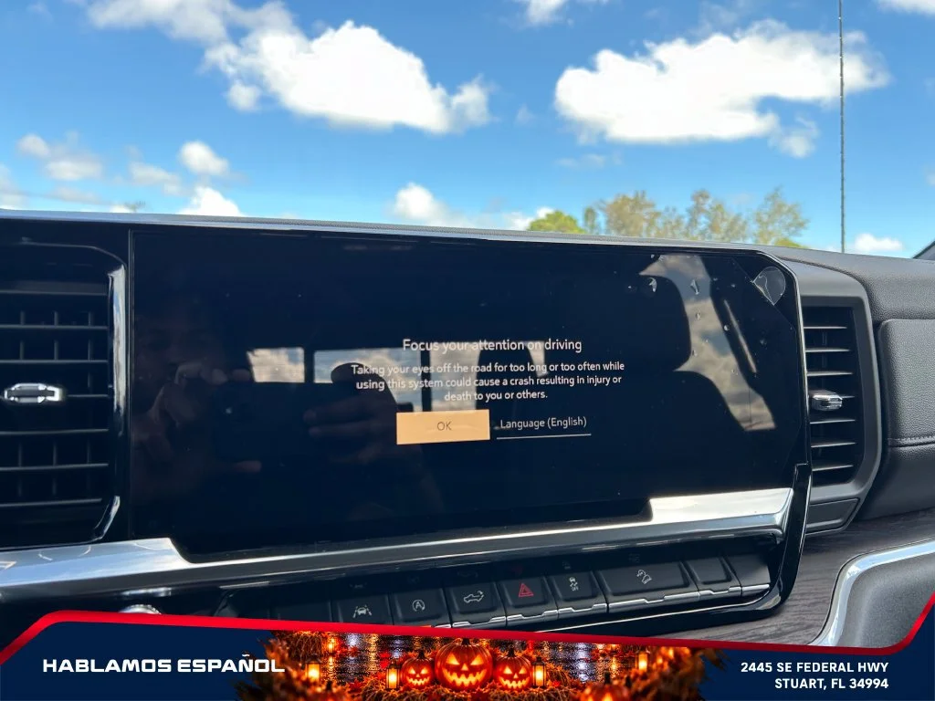 New 2026 Summit White GMC SLT image 30
