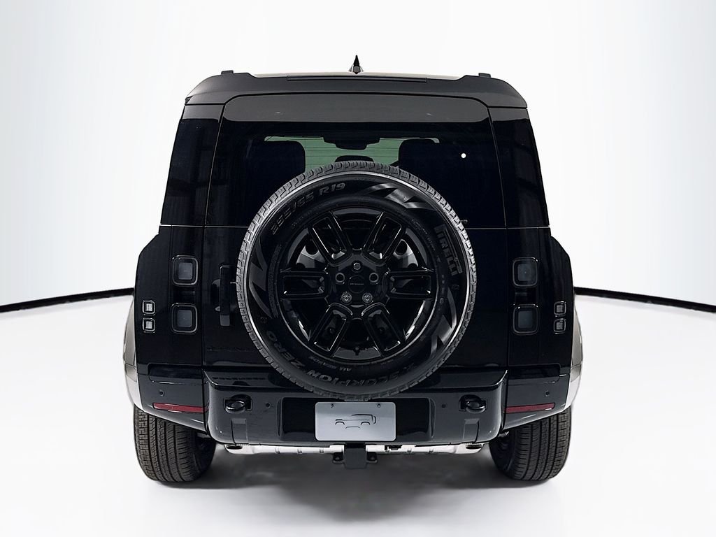 New 2026 Santorini Black Metallic Land Rover X-Dynamic SE image 6
