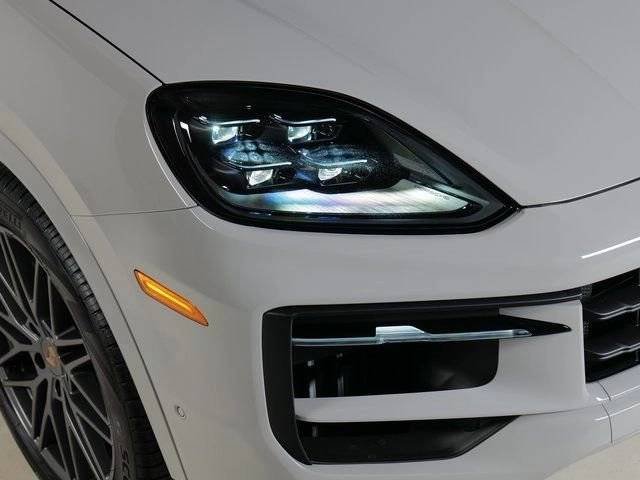 New 2026 Chalk Porsche  image 32
