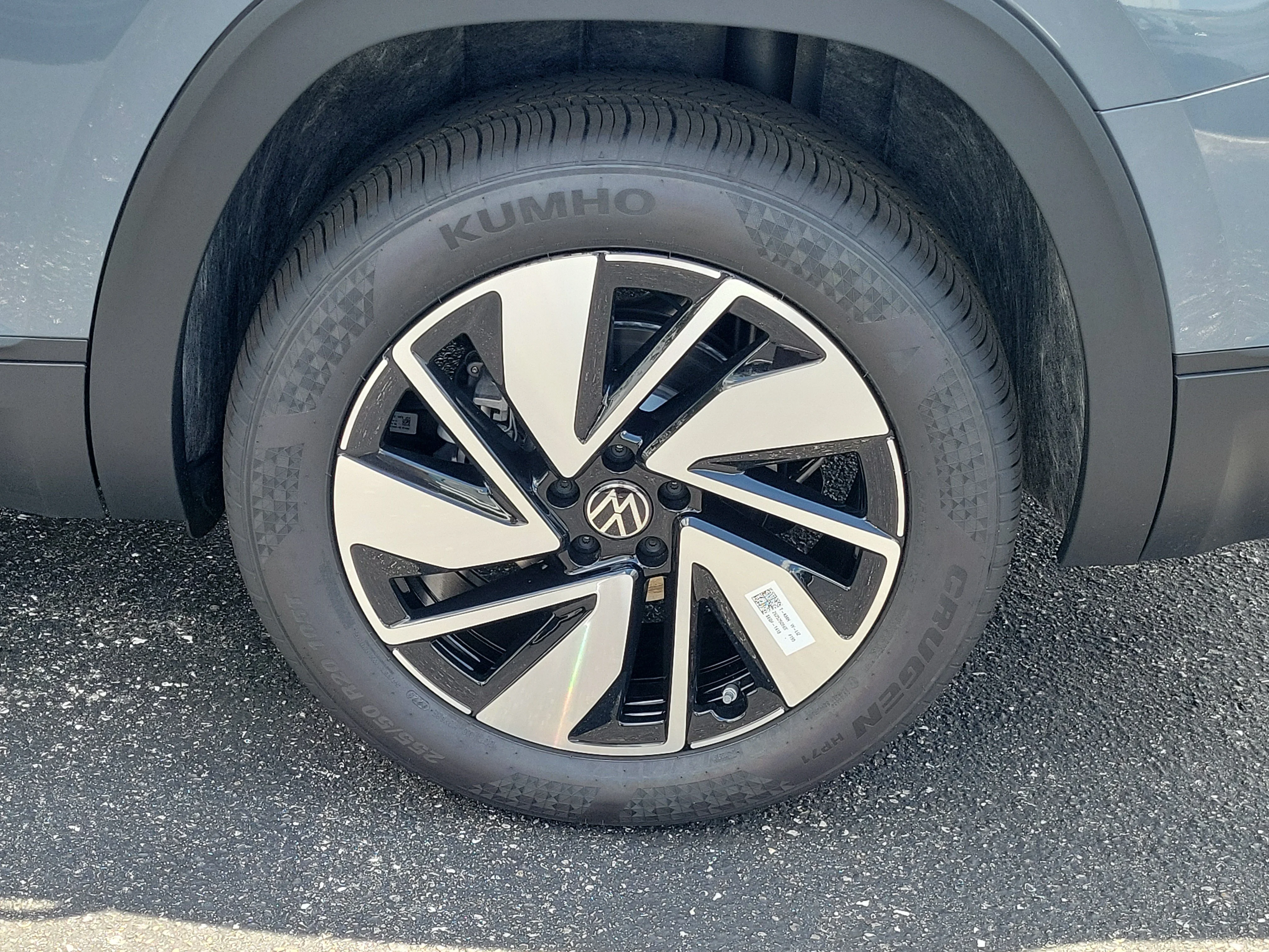 New 2026 Gray Volkswagen SE w/Technology image 31