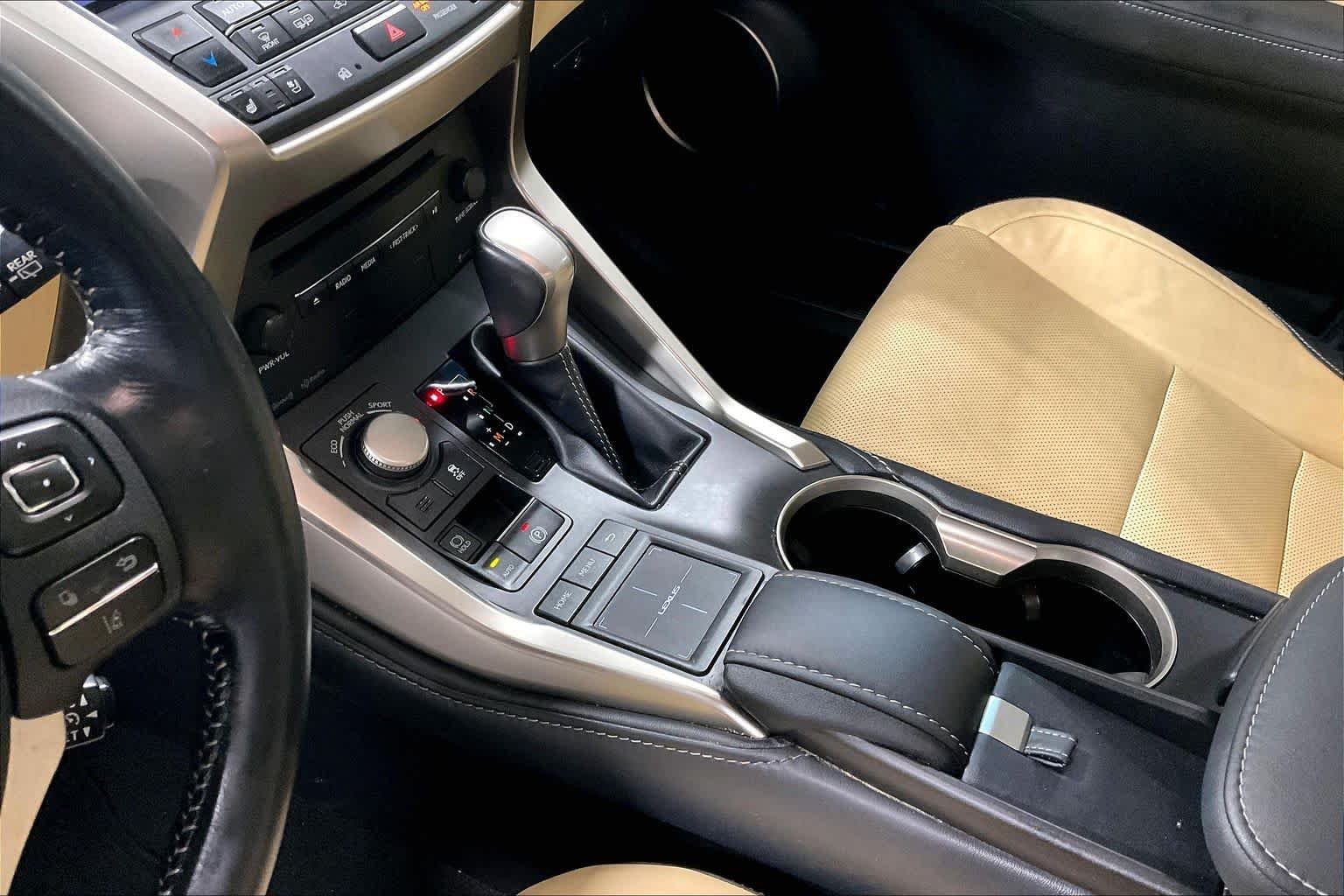 Used 2015 Atomic Silver Lexus  image 16