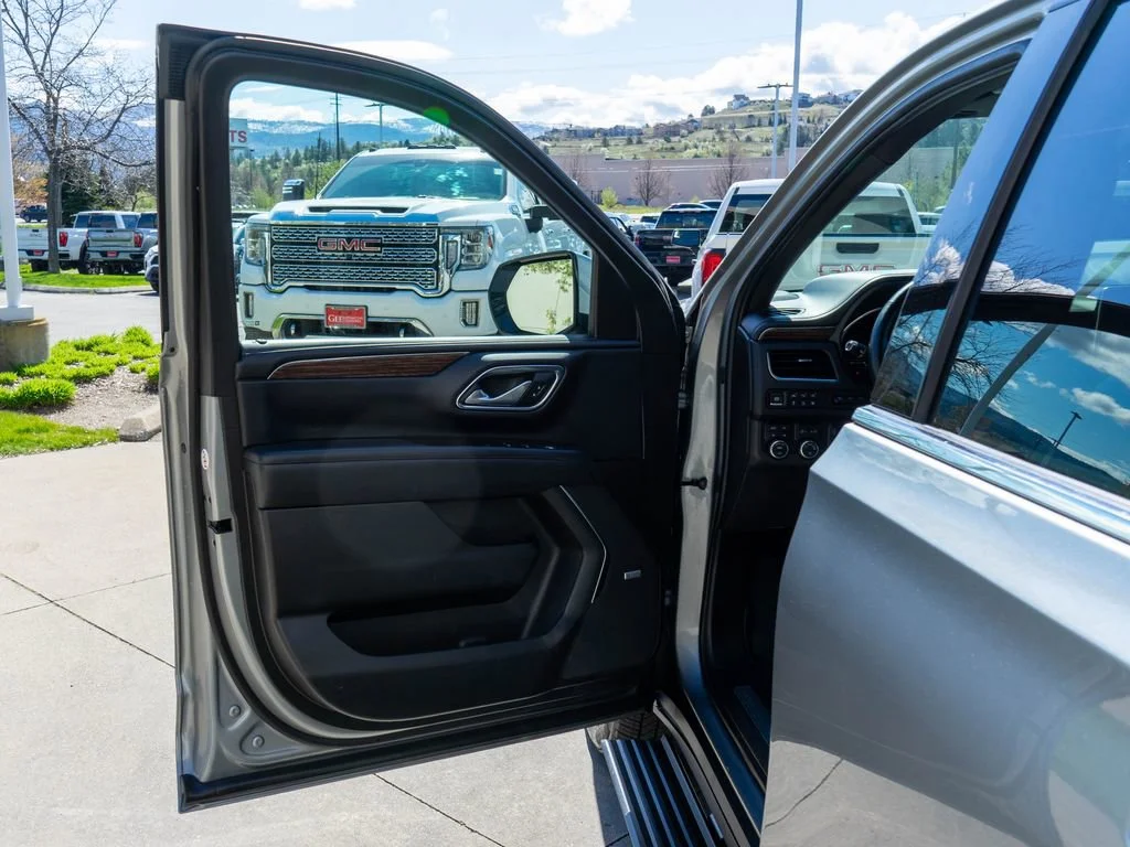 Used 2024 Sterling Gray Metallic Chevrolet High Country image 19