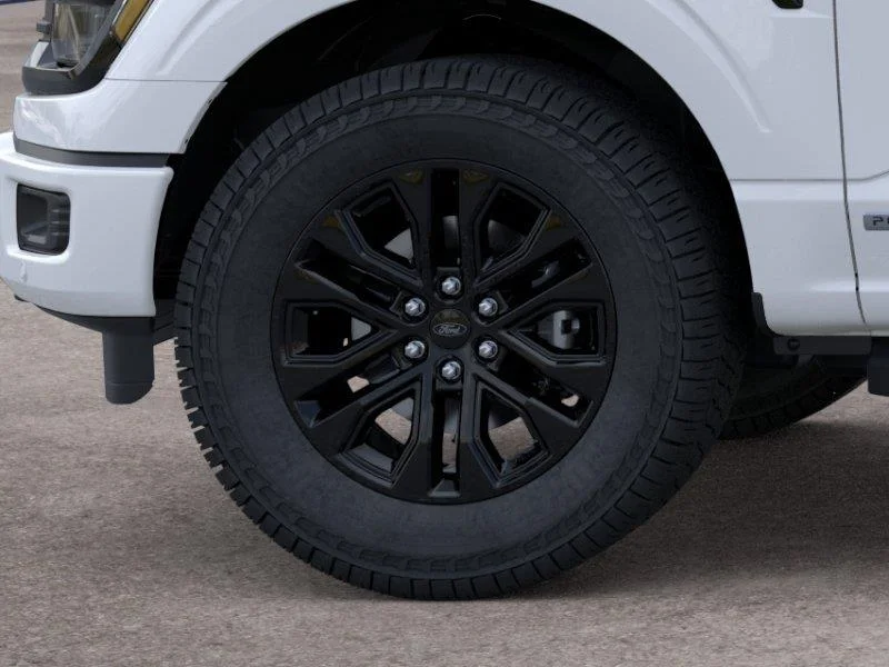 New 2026 Oxford White Ford XLT image 19