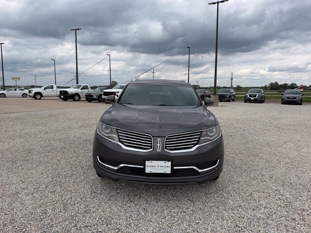Used 2017 Gray Lincoln Select image 8