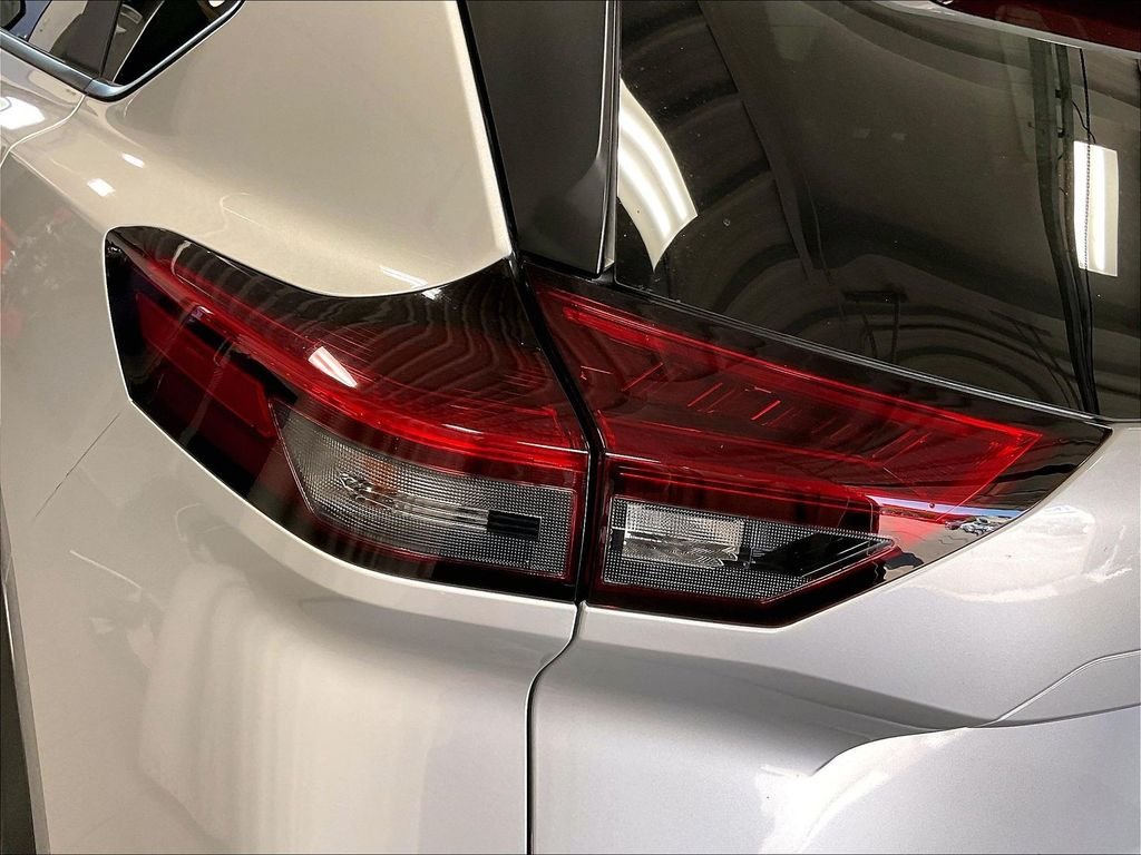 Used 2023 Silver Nissan SV image 33