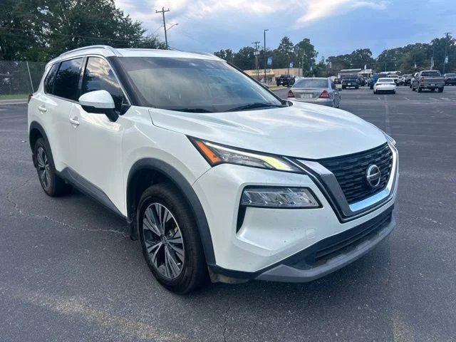 Used 2021 White Nissan SV image 6
