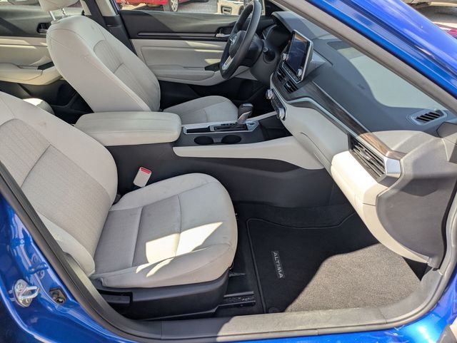 Used 2025 Blue Nissan 2.5 SV image 25