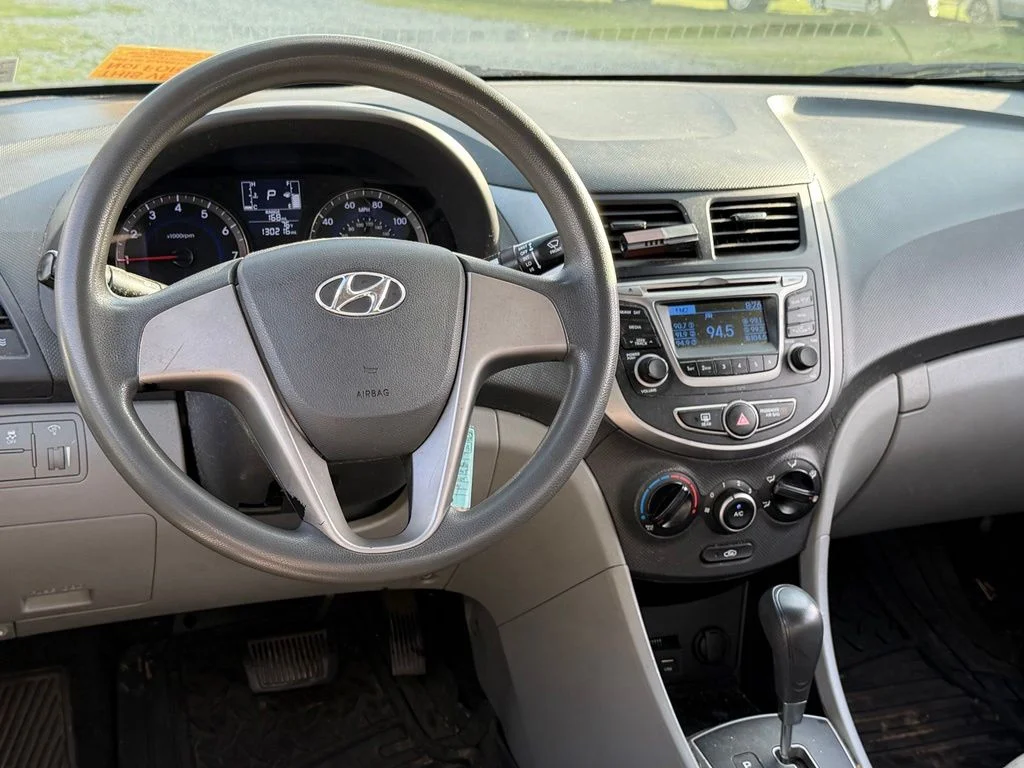 Used 2017 Gray Hyundai SE image 16