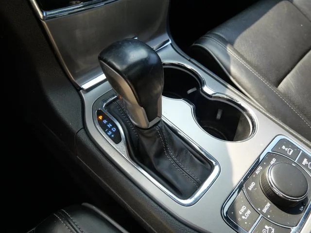 Used 2020 Red Jeep Overland image 24