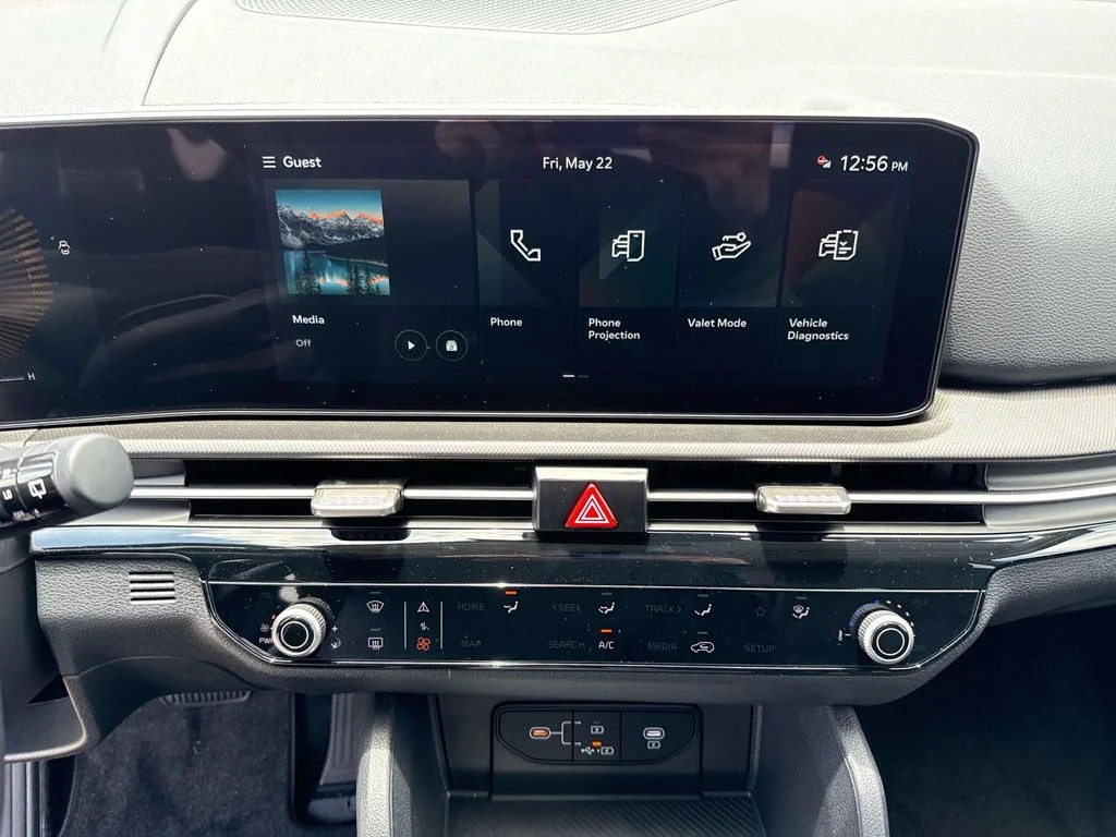 New 2026 Glacial White Pearl Kia LX image 37
