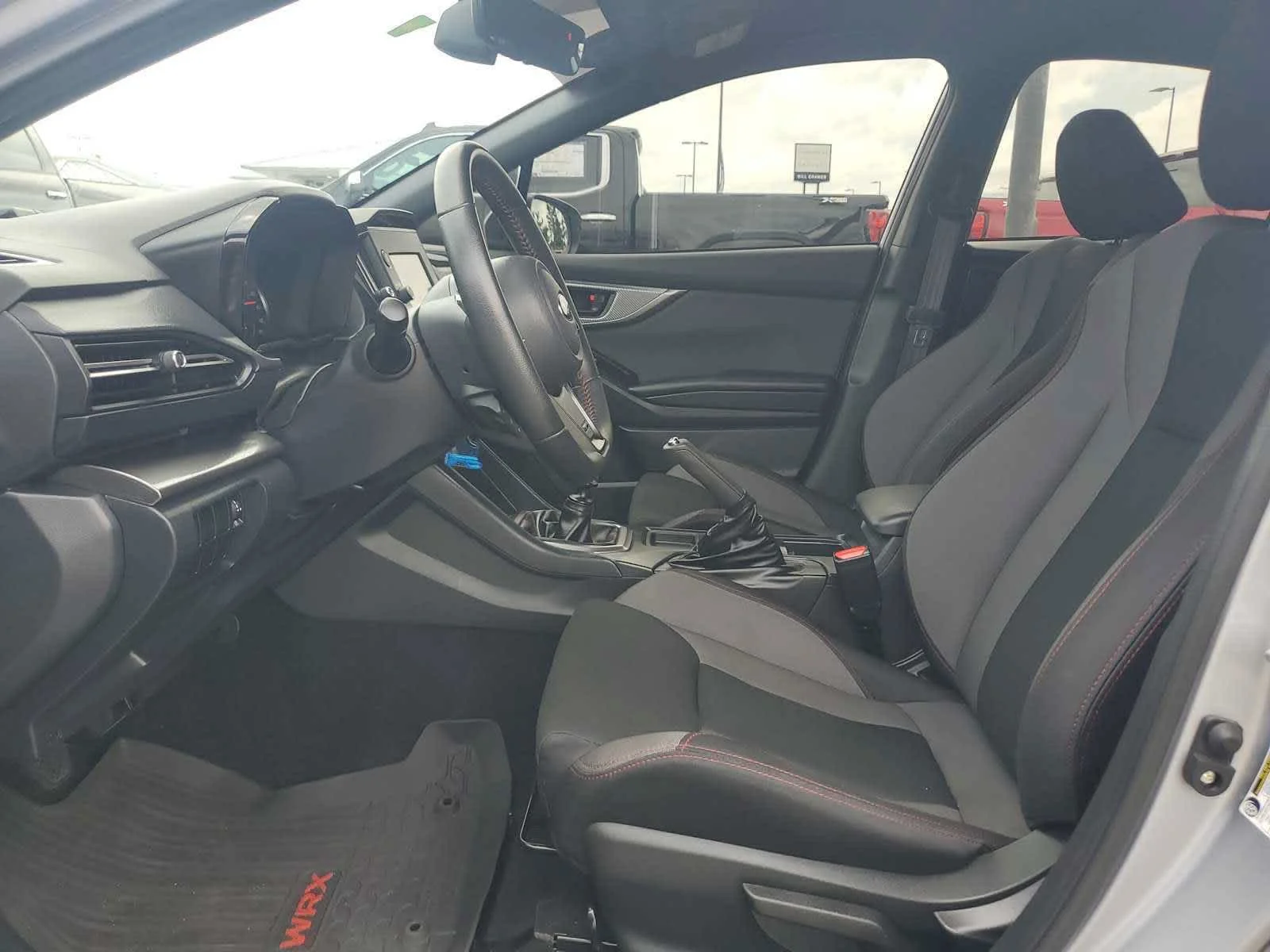 Used 2023  Subaru  image 13
