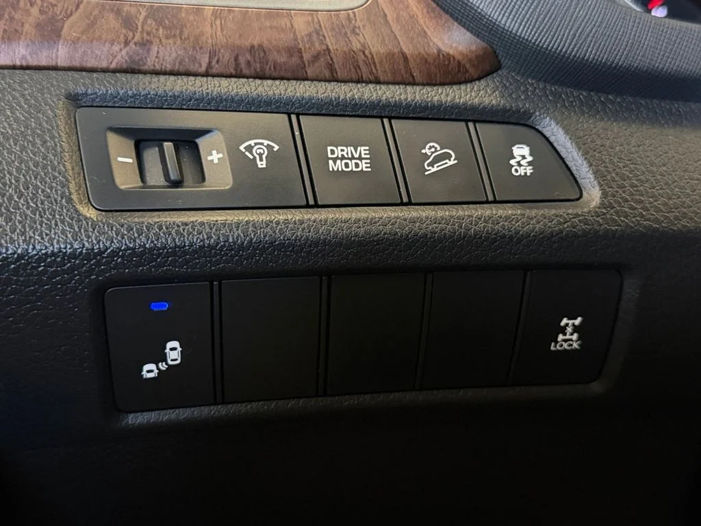 Used 2018 Gray Hyundai 2.0T image 23