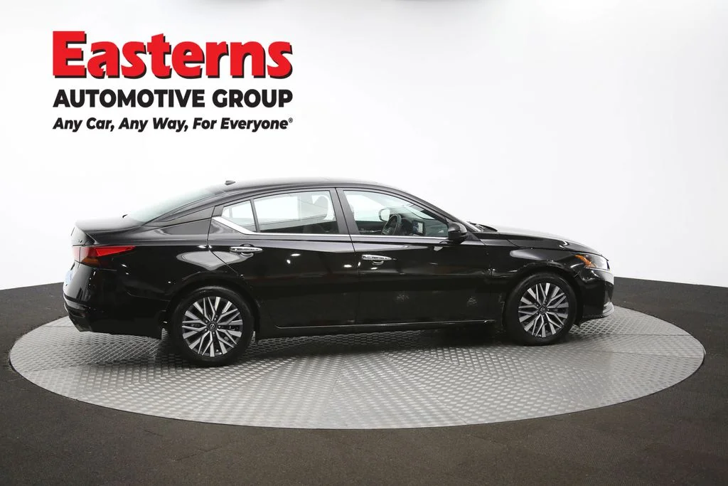 Used 2023 Black Nissan 2.5 SV image 42