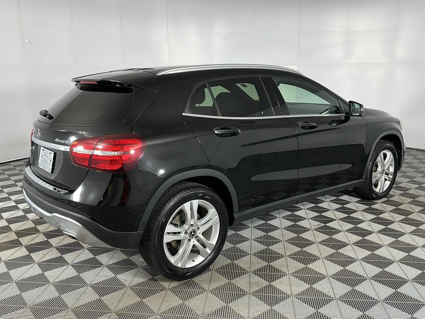 Used 2020 Cosmos Black Metallic Mercedes-Benz GLA 250 image 26
