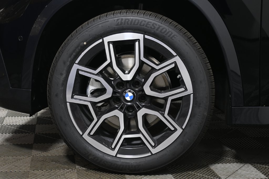 Used 2026 Black BMW xDrive28i image 12