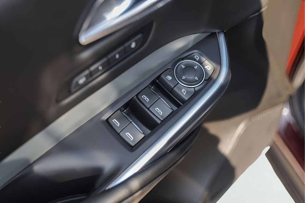 Used 2022  Cadillac Premium Luxury image 26