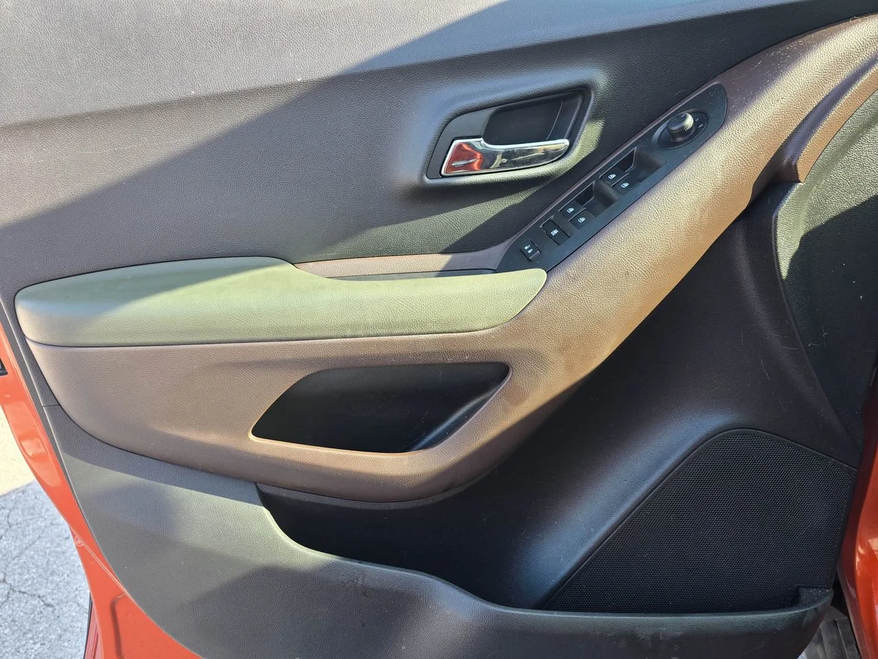 Used 2016 Orange Rock Metallic Chevrolet LT image 8